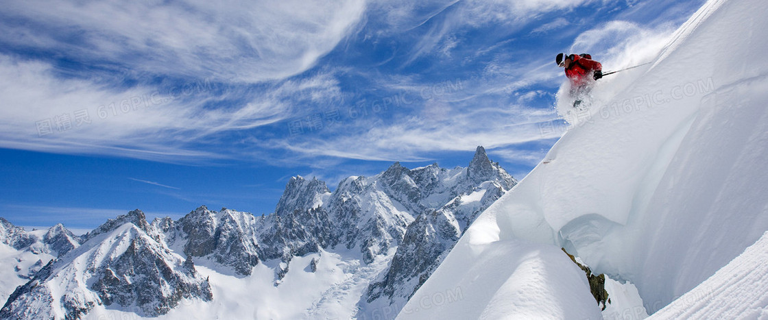 雪峰中滑雪的人享受速度与激情的快乐