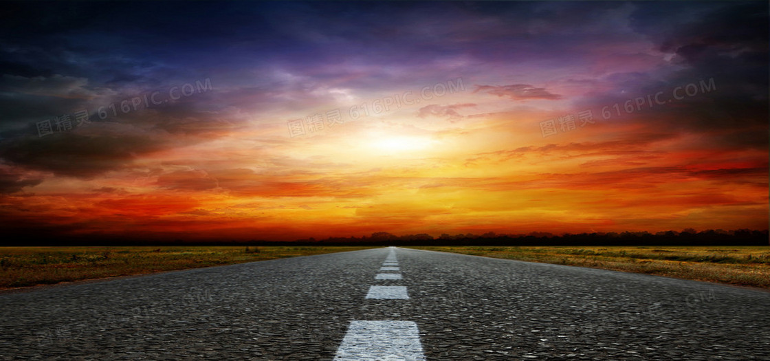 天空火烧云与公路风景