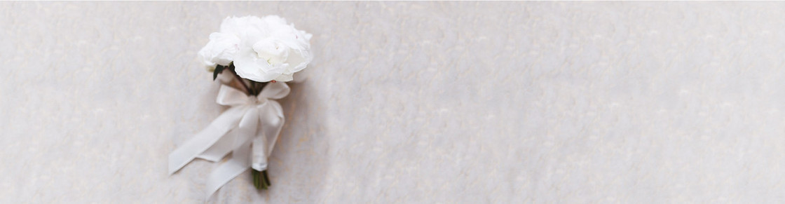 淘宝服饰花球点缀banner