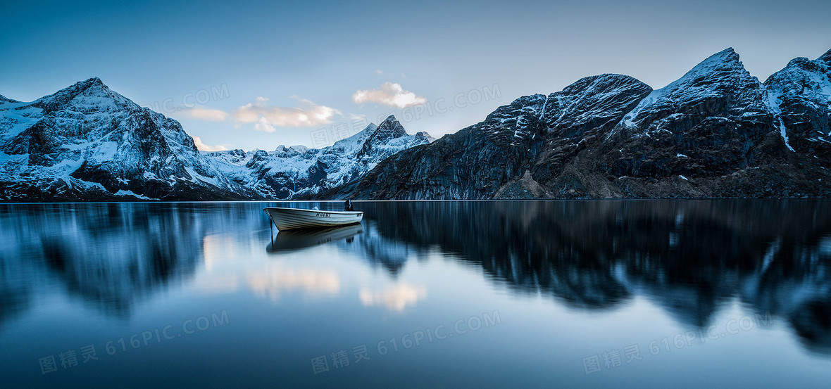 雪山海報背景圖