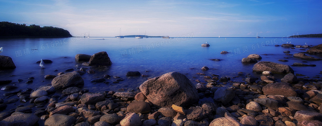 唯美湖面海报背景