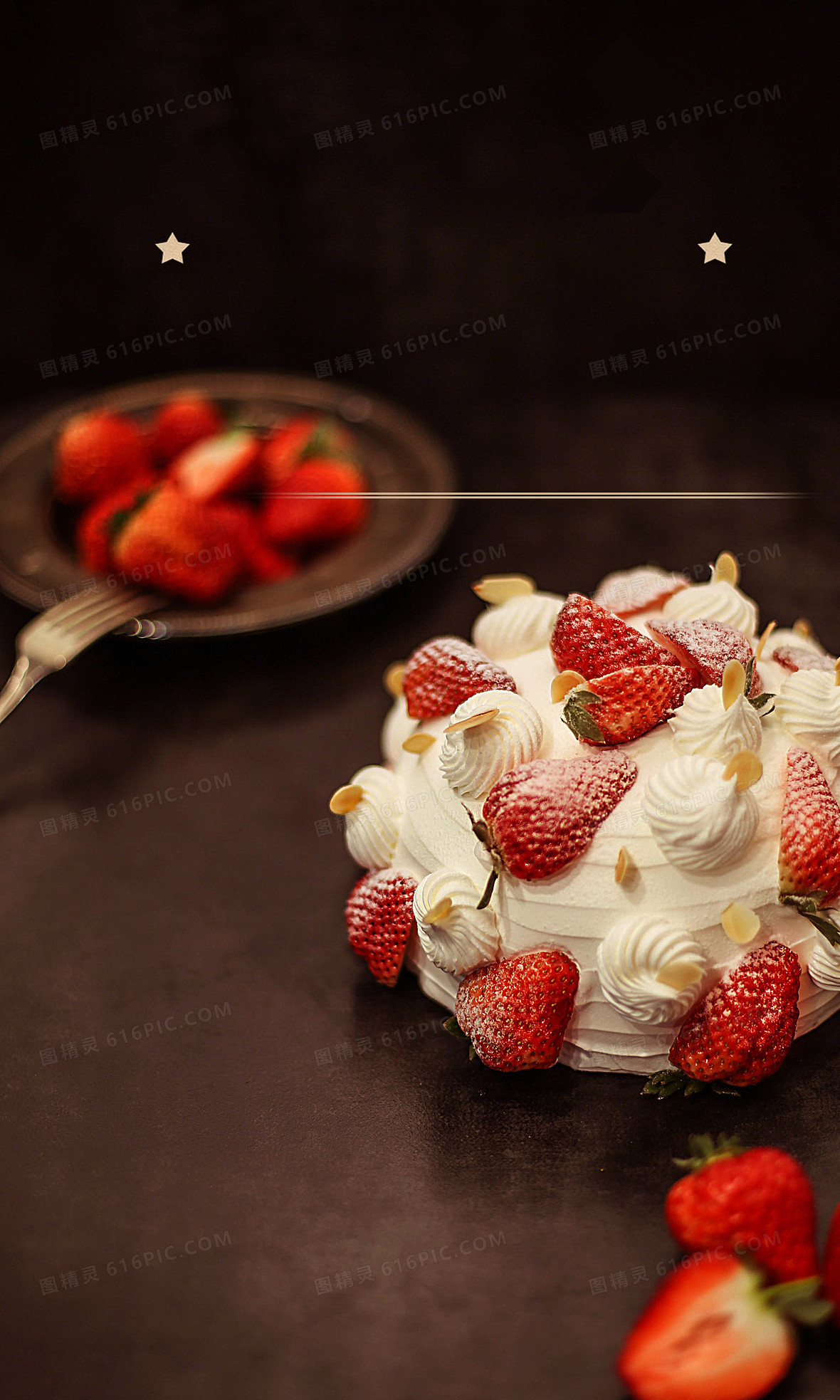促销草莓暗色系甜品图精灵为您提供38妇女节蛋糕海报背景素材免费下载