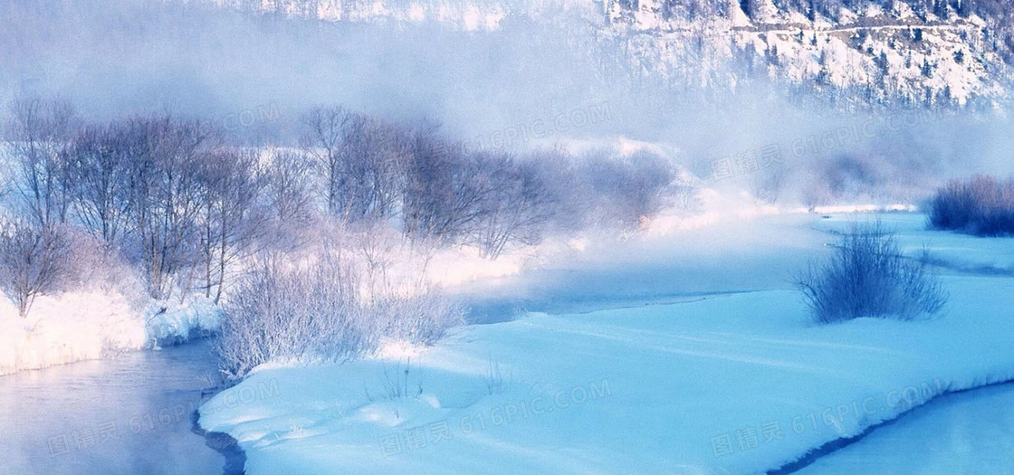 蓝色浪漫雪景