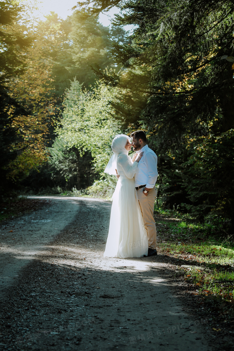 东欧情侣写真图片