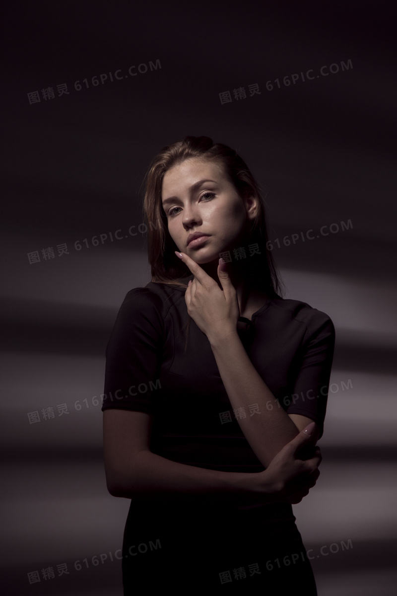 欧美冷艳女生图片