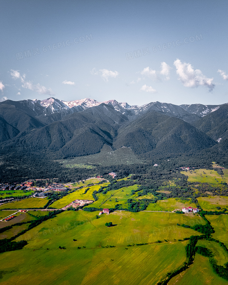 绿色小小村庄鸟瞰图