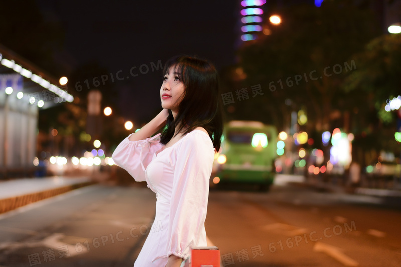 繁华都市美女图片