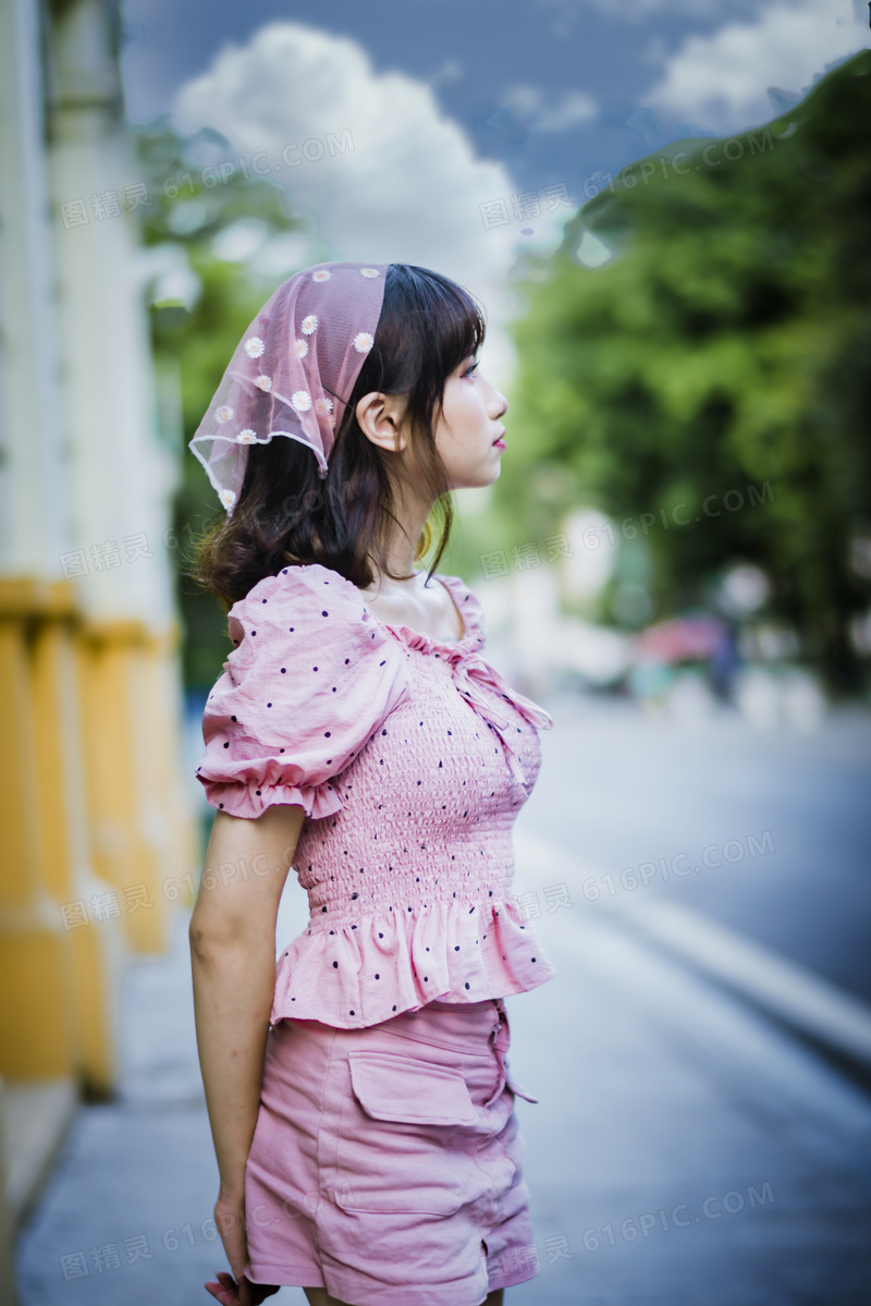 粉色系甜美女生图片