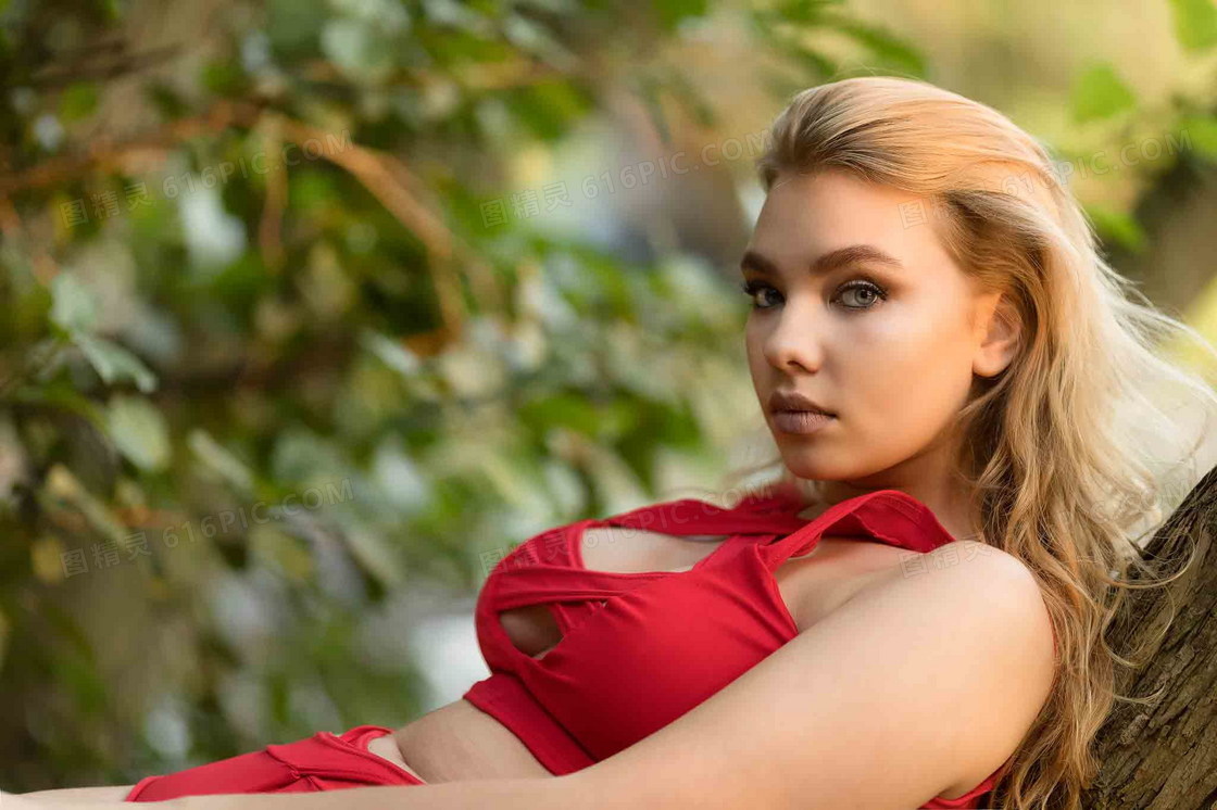 欧美胆大女人体摄影