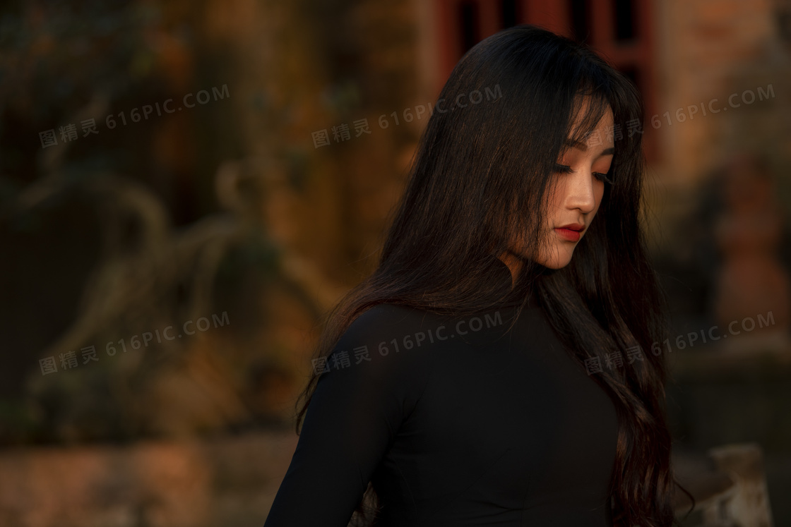 亚洲黑长发美女图片