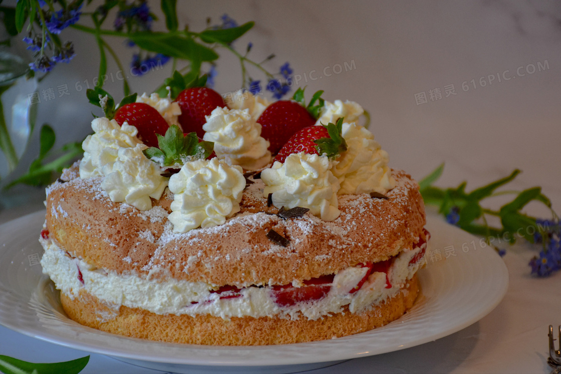 奶油草莓蒸蛋糕图片