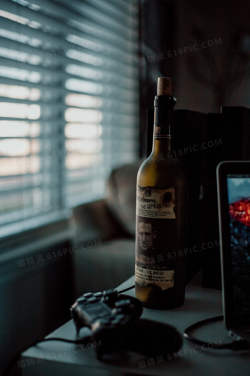 葡萄酒瓶摄影图