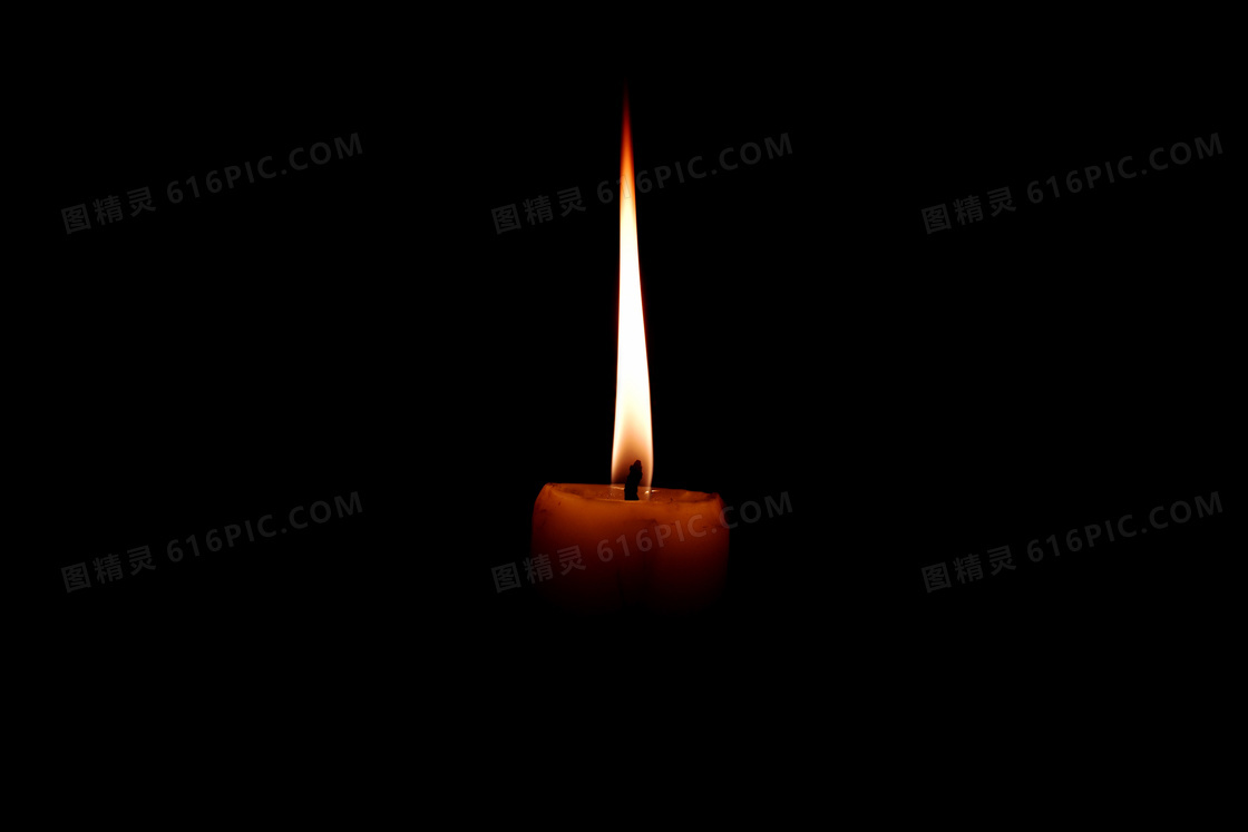 黑夜红蜡烛火苗图片
