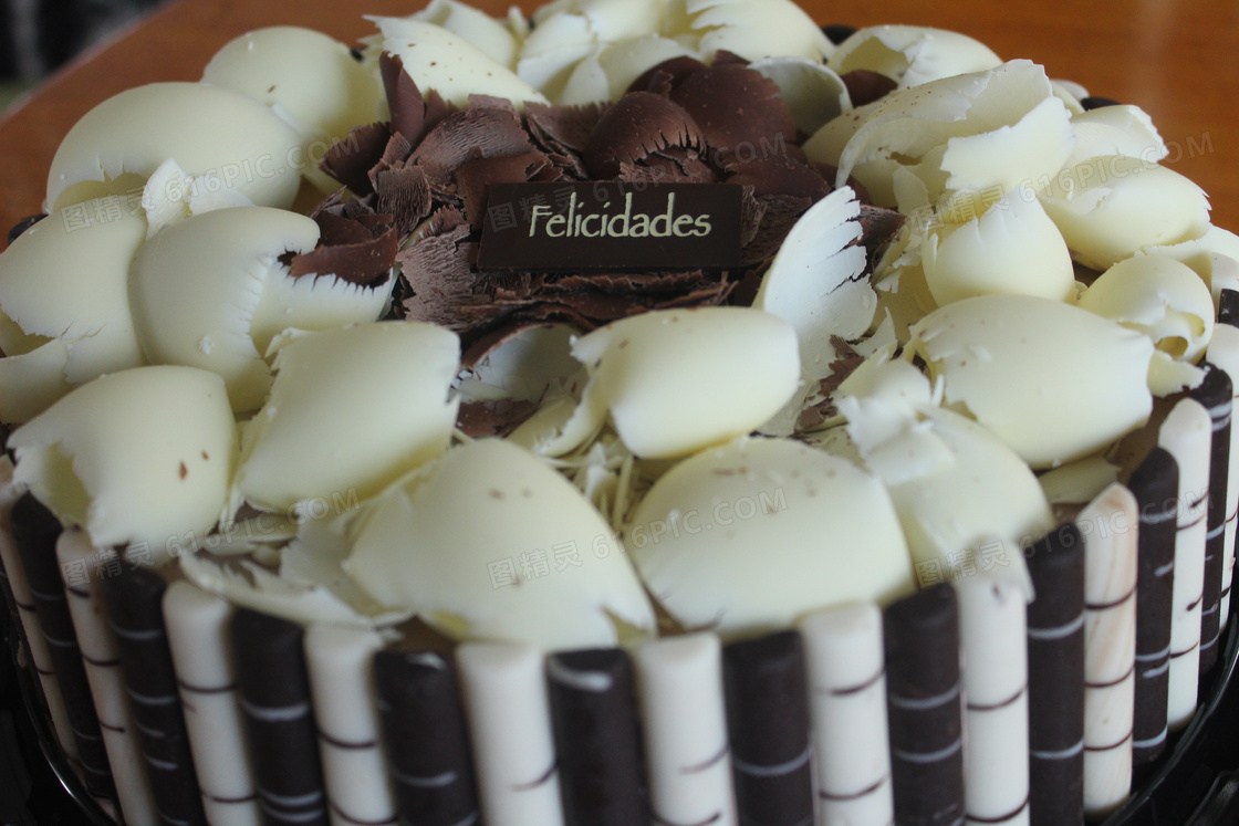 白色巧克力蛋糕图片