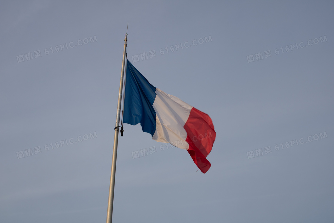 法国飘扬国旗图片