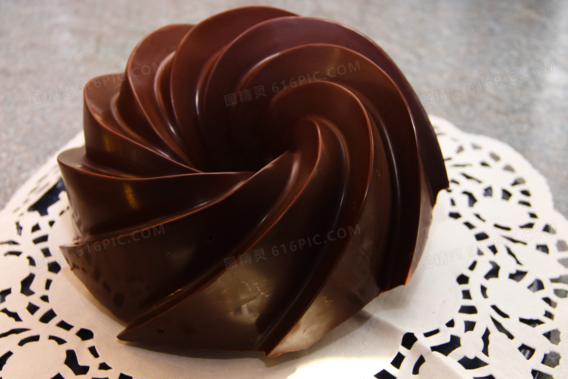 螺旋状巧克力蛋糕图片