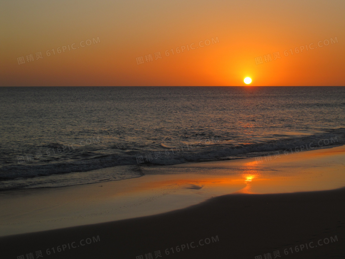 海滩黄昏日落景观图片