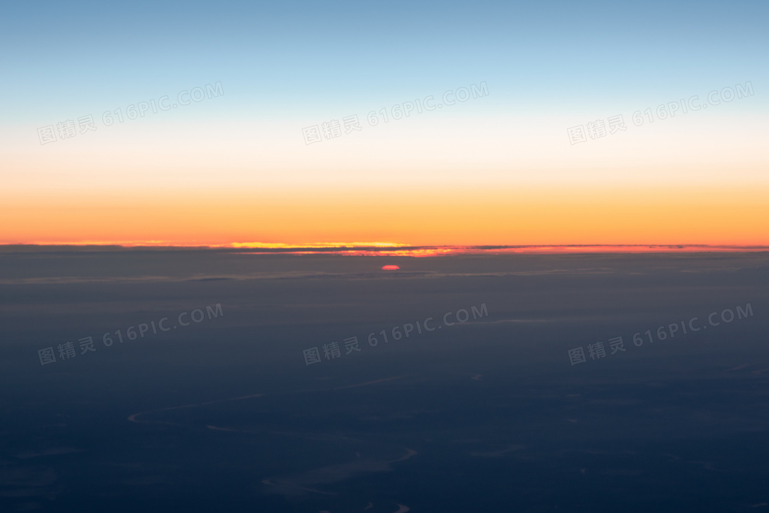 夕阳西下落日余晖图片