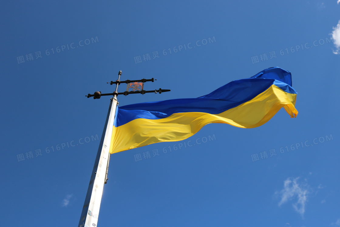 乌克兰飘扬国旗图片