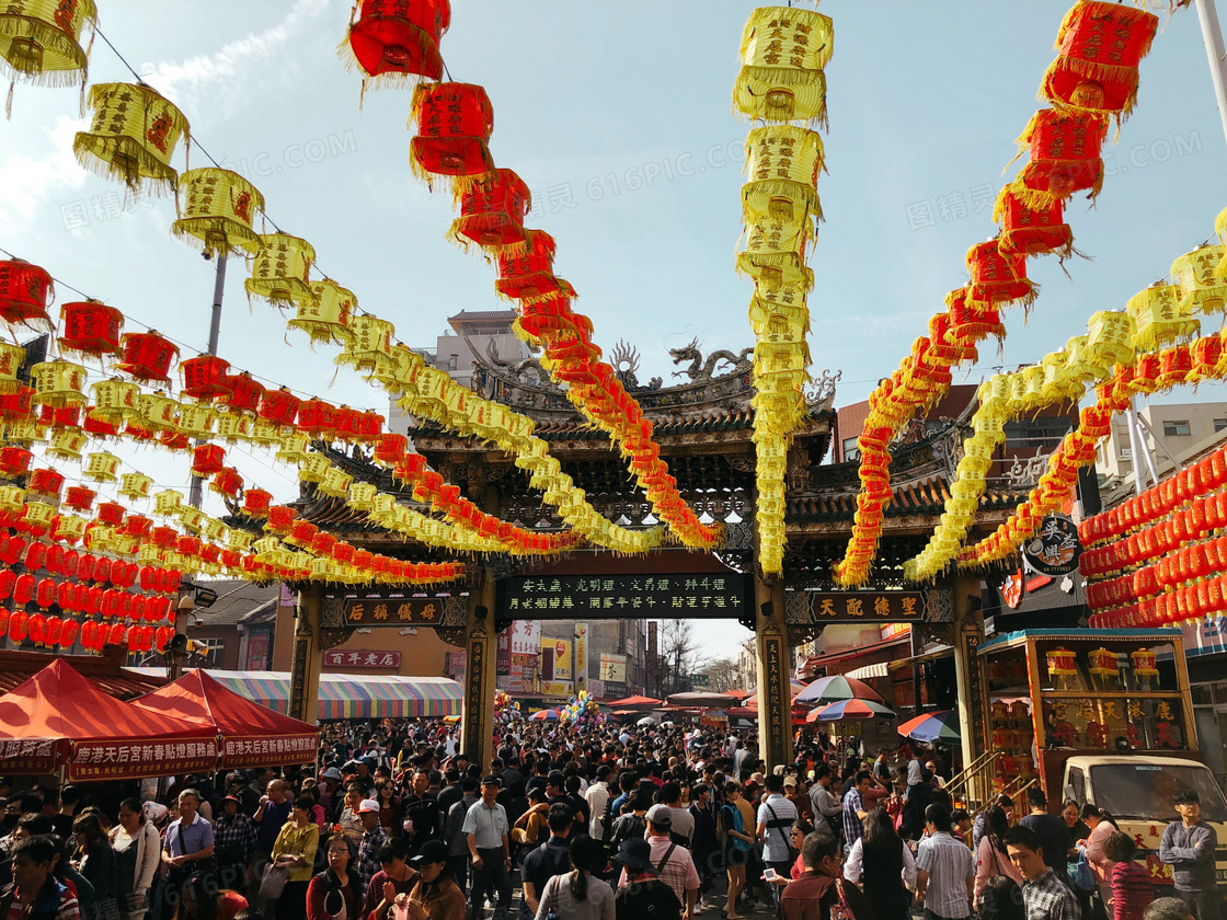 人类喜欢群居，千百年来中国人最喜欢的就是热闹，新春佳节人团圆