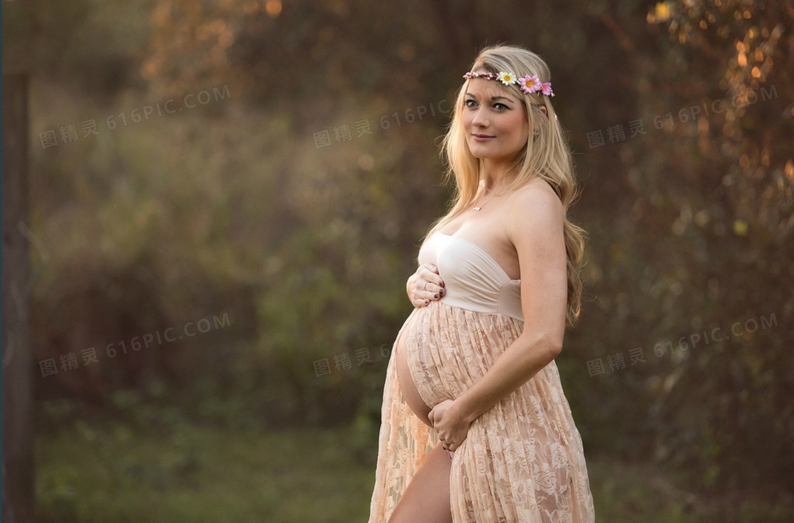 美女怀孕写真爱人体摄影