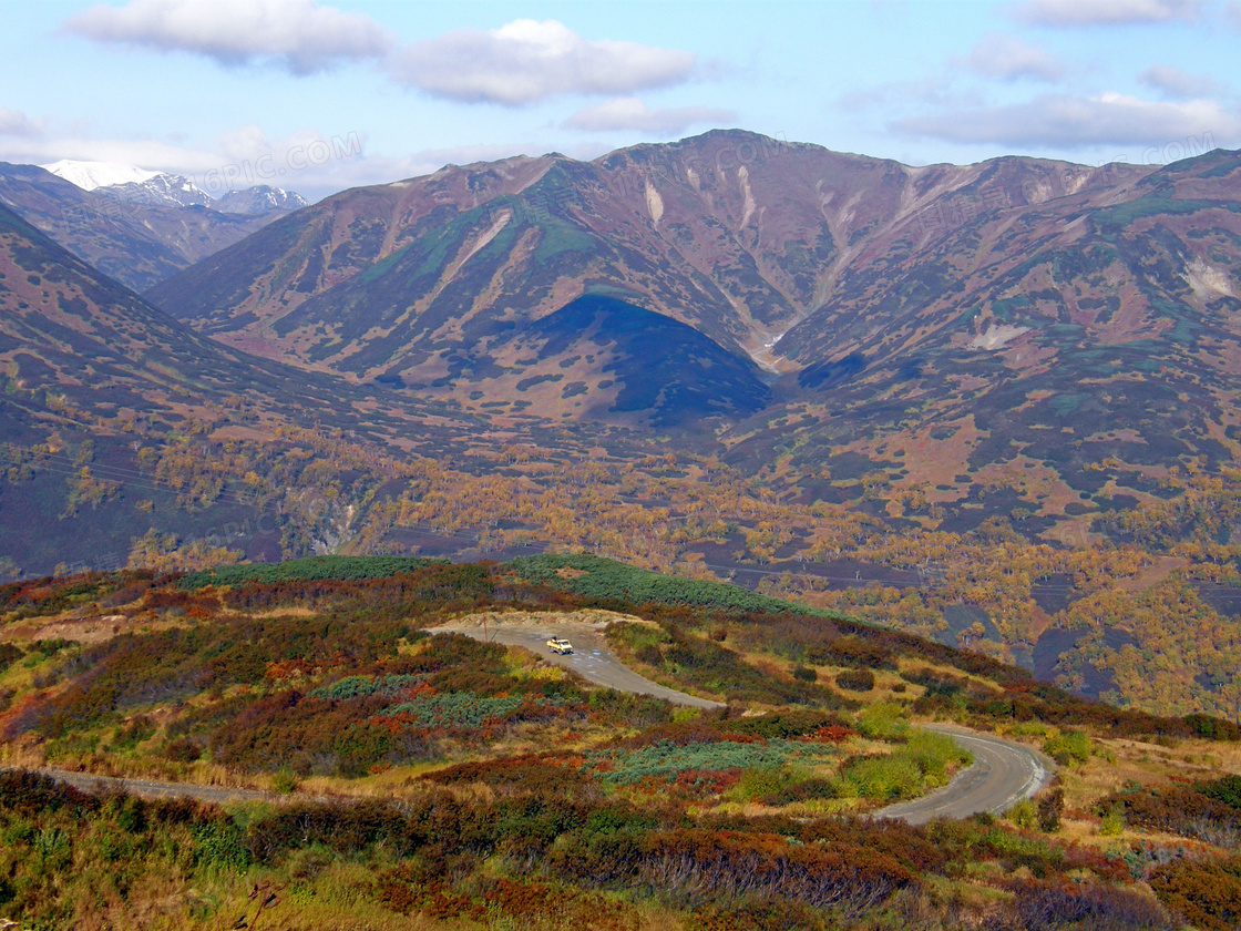 丛山峻岭景观图片