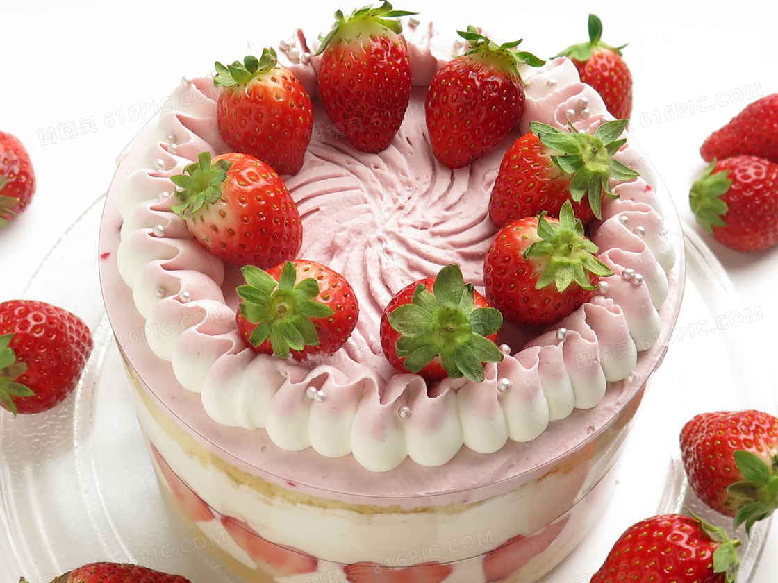 草莓奶油生日蛋糕图片