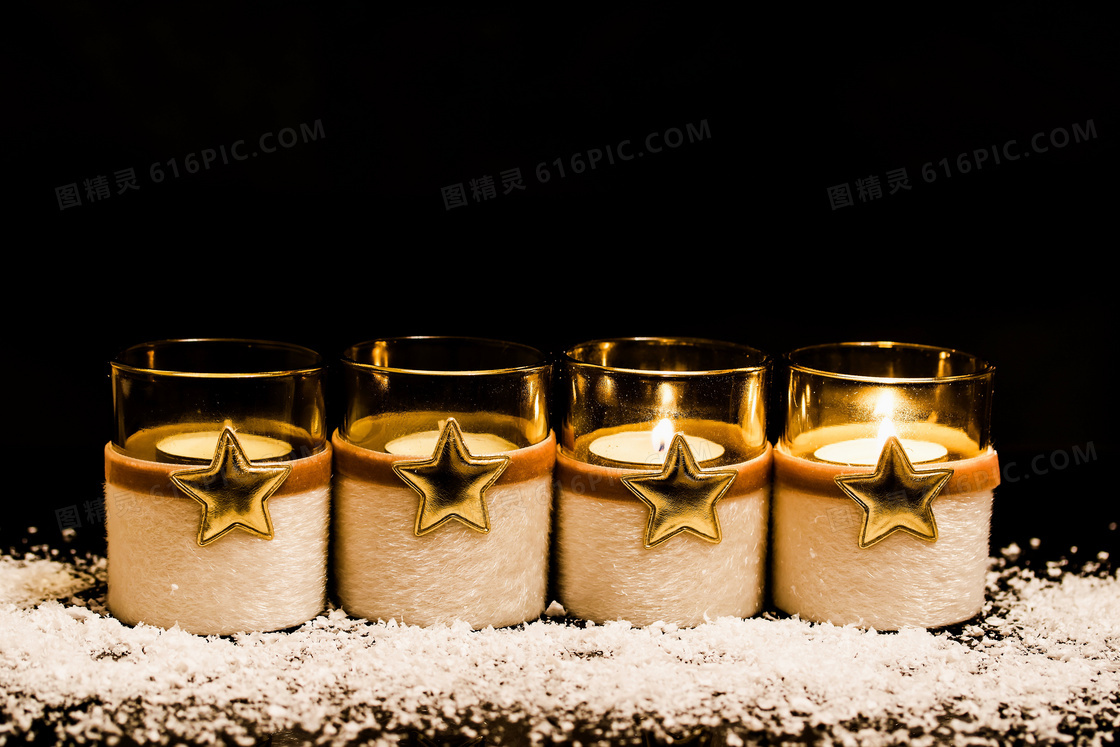 点燃圣诞蜡烛图片