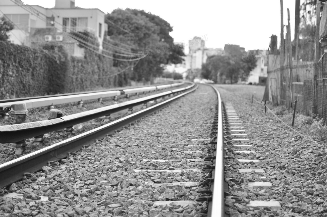 铁路列车轨道黑白图片