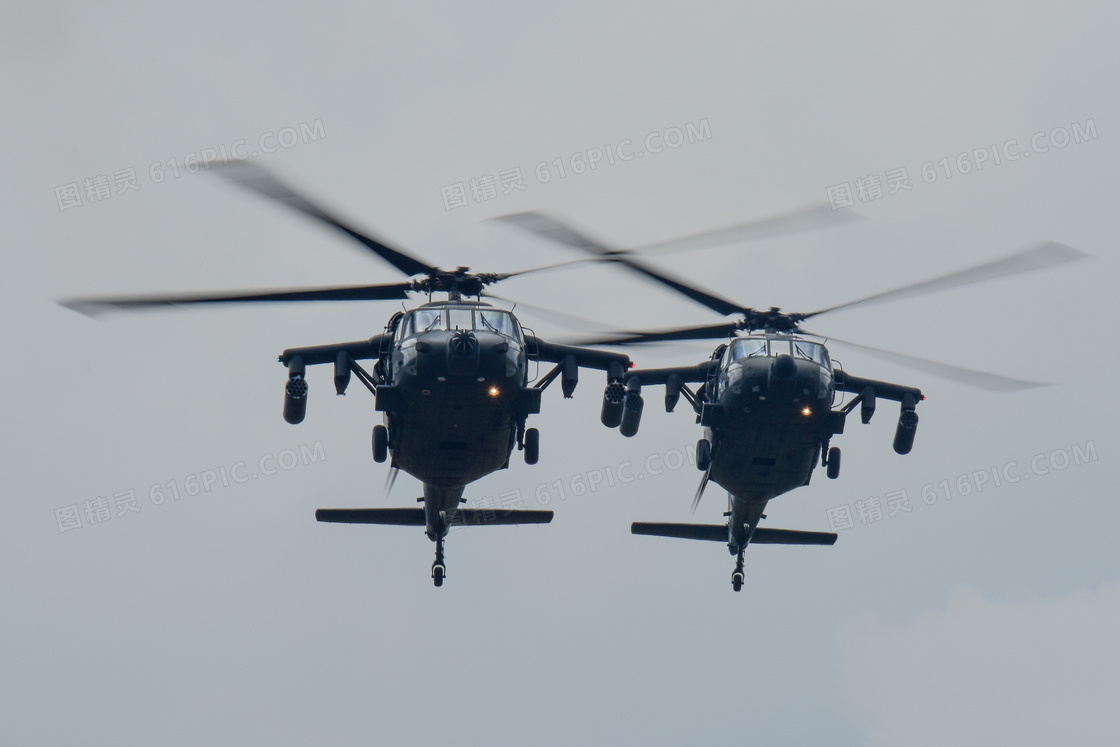 两辆直升飞机图片