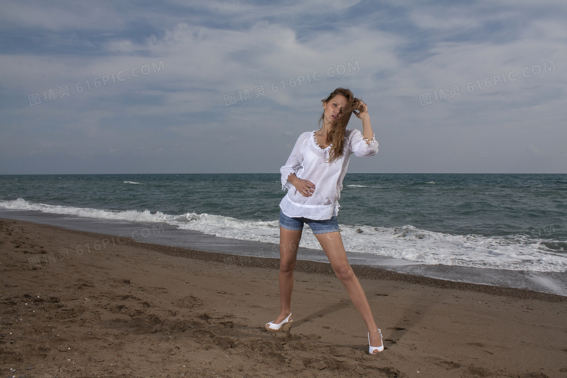 欧美海边美女写真图片