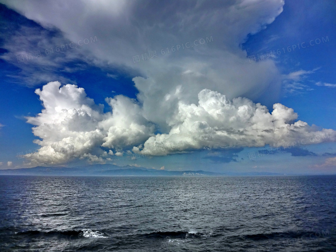 藍天白雲大海圖片