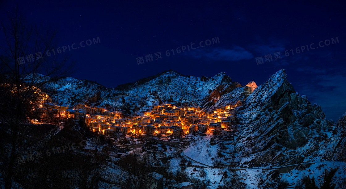 意大利小镇夜景图片