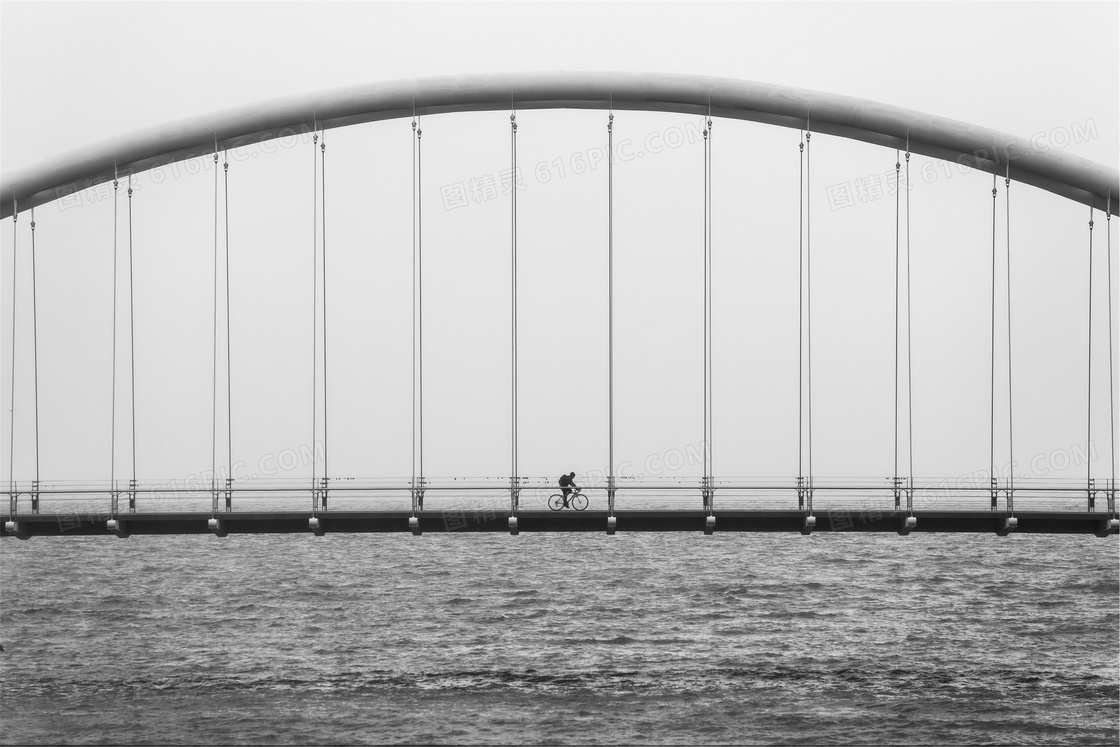 跨海大桥黑白摄影图片