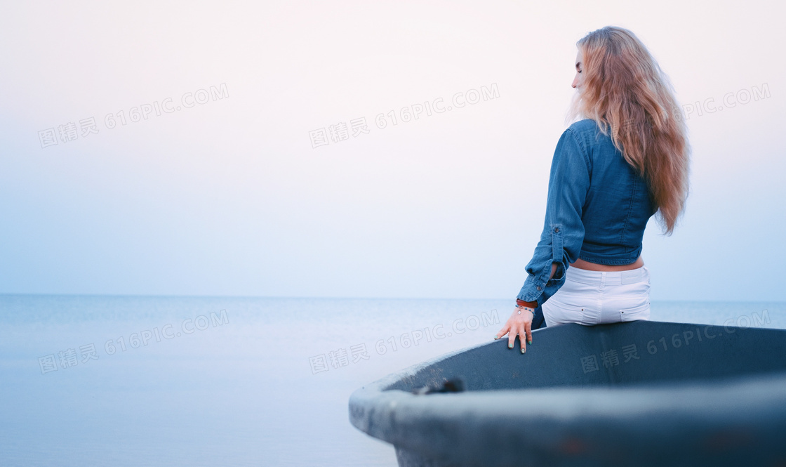 看海女生背影图片