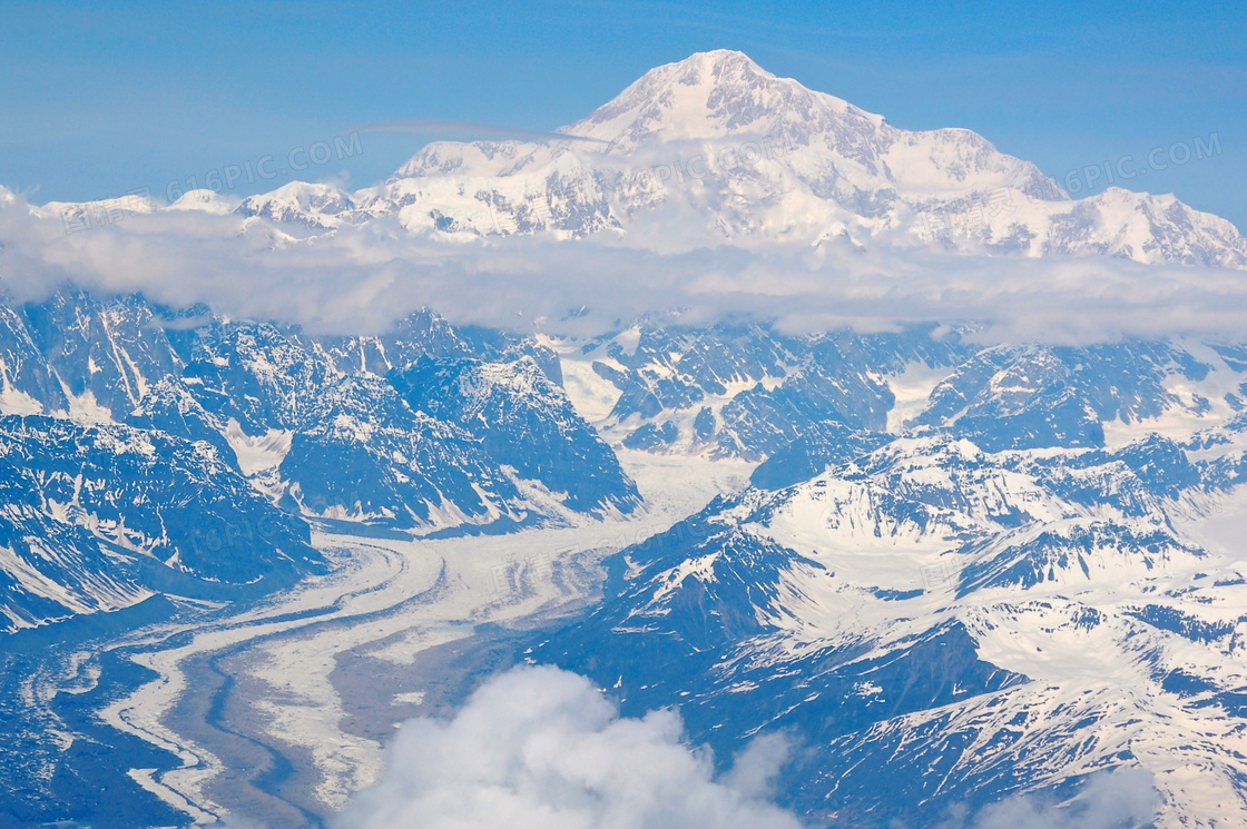 冬季雪域高山图片