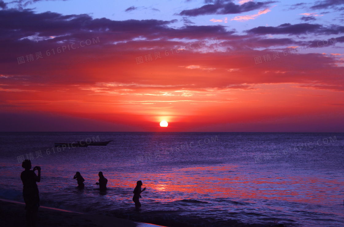 海边红色夕阳图片
