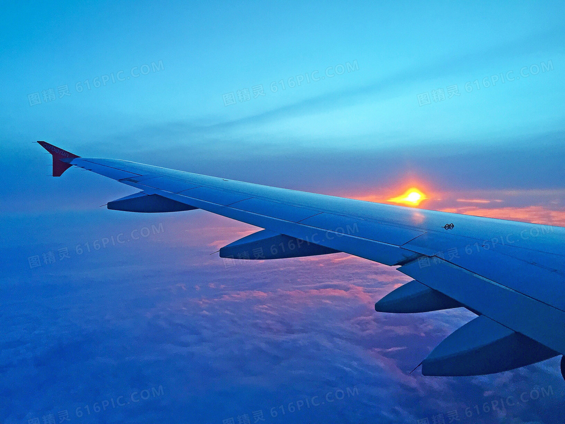 机翼高空图片