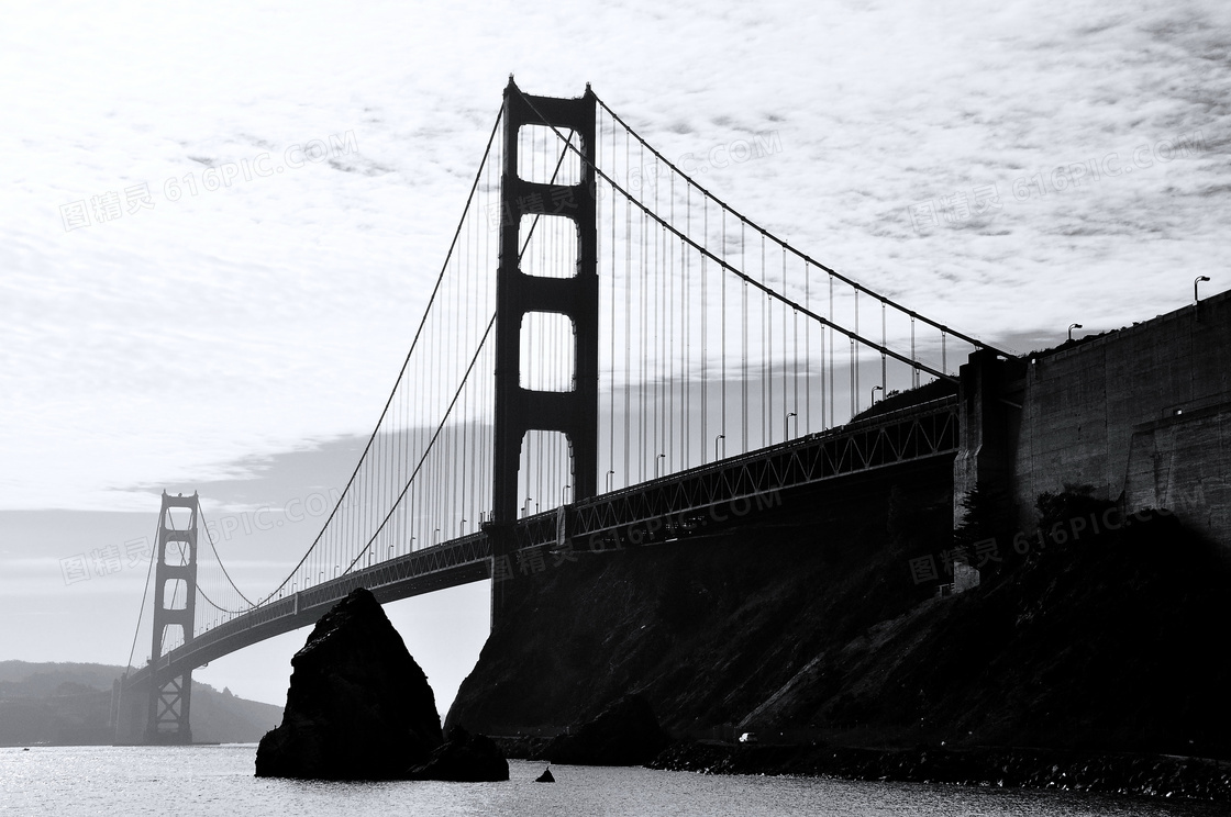 跨海大桥黑白图片