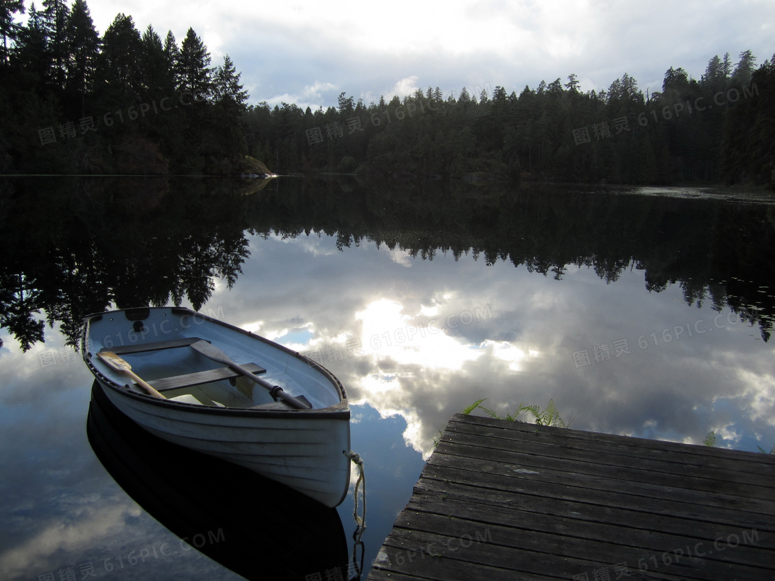 湖泊小船jpg图片免费下载_编号14ohk4m9v_图精灵