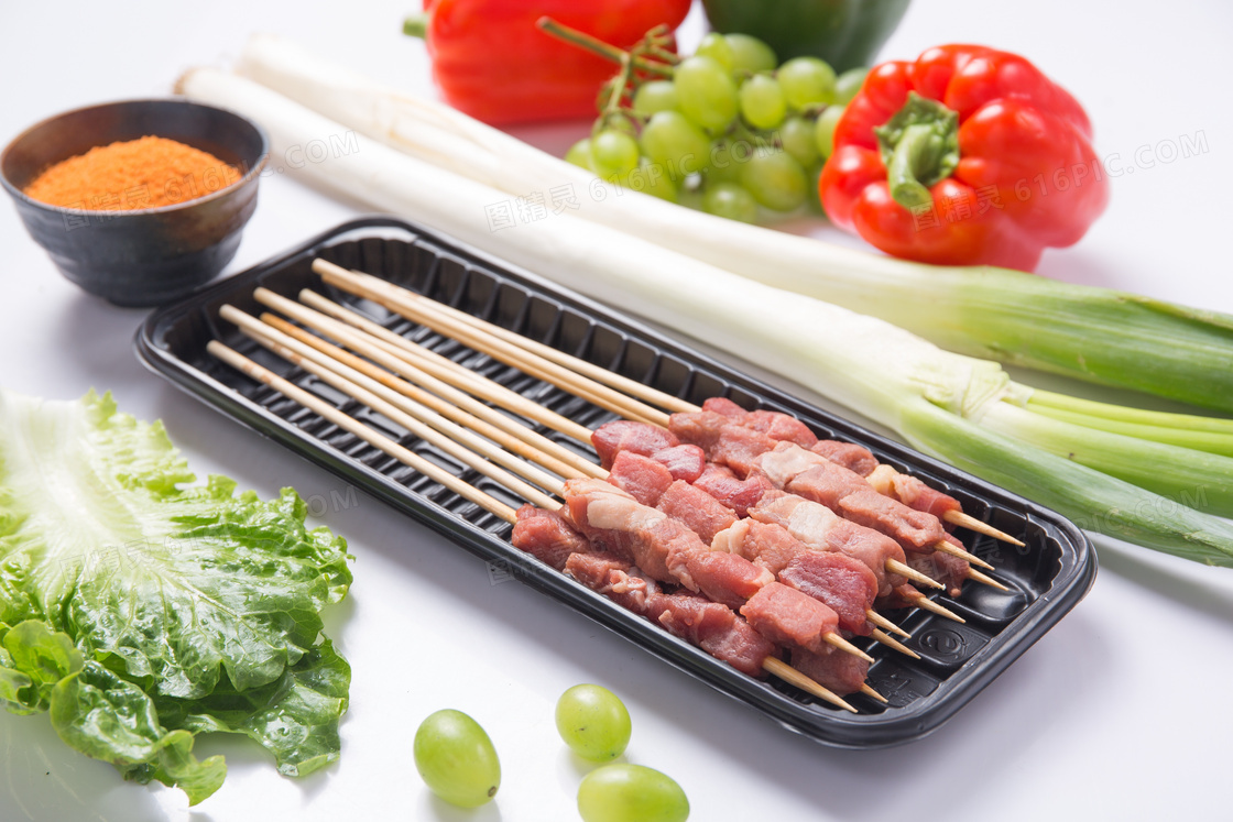 生羊肉串图片