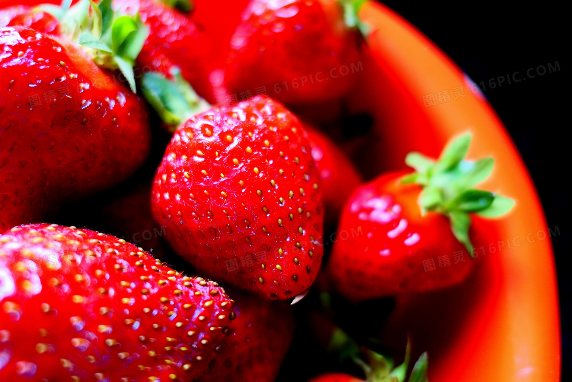 新鲜红色草莓高清图片