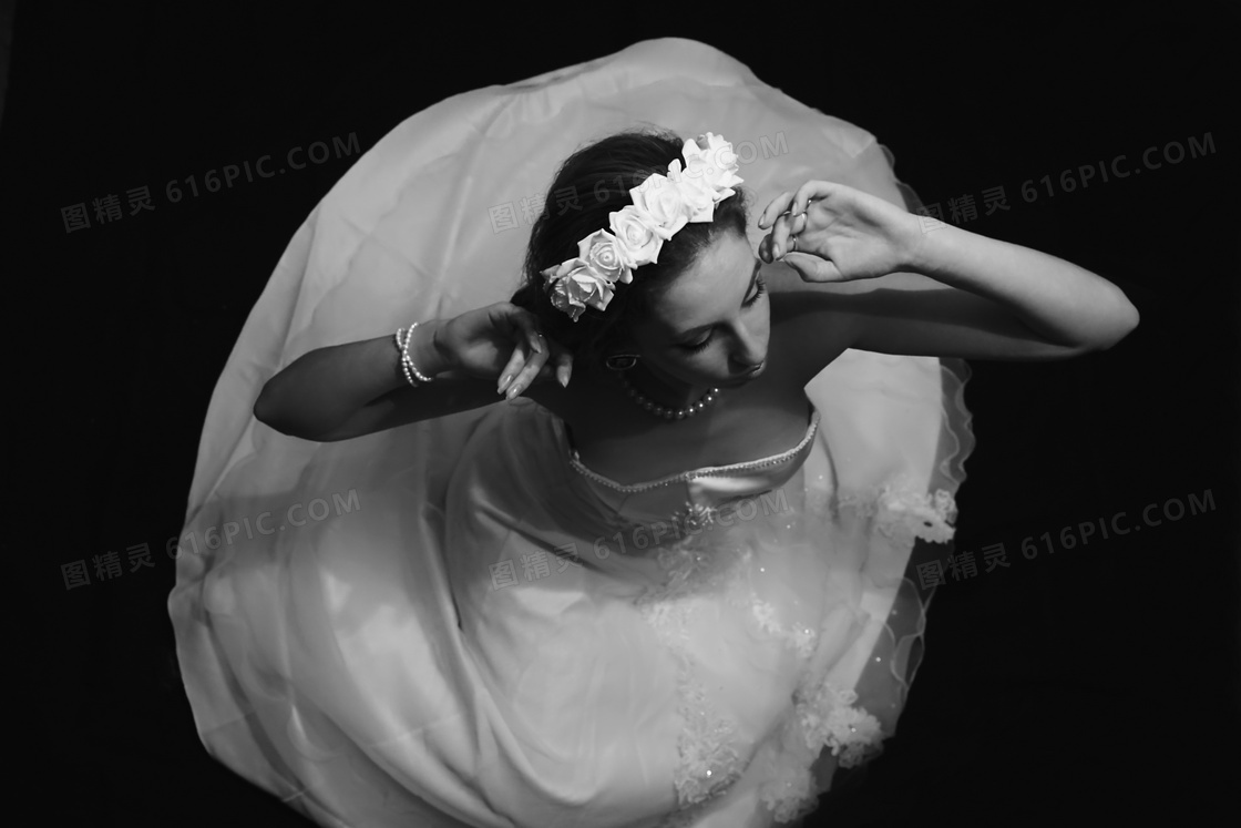 新娘婚纱黑白写真图片