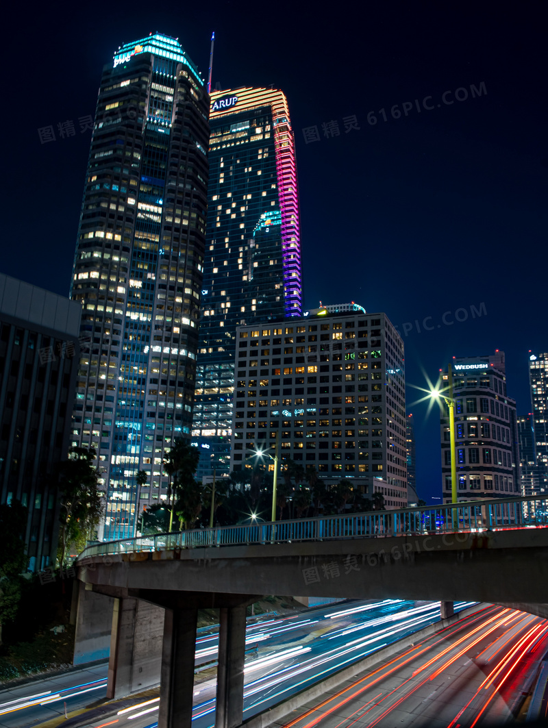 车流线城市璀璨夜景图片