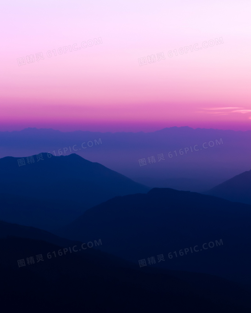 紫色黄昏山脉风景图片