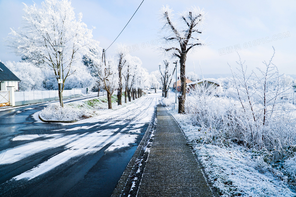 冬季公路雪后美景摄影图片
