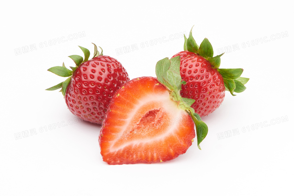 几朵鲜嫩欲滴草莓特写摄影高清图片