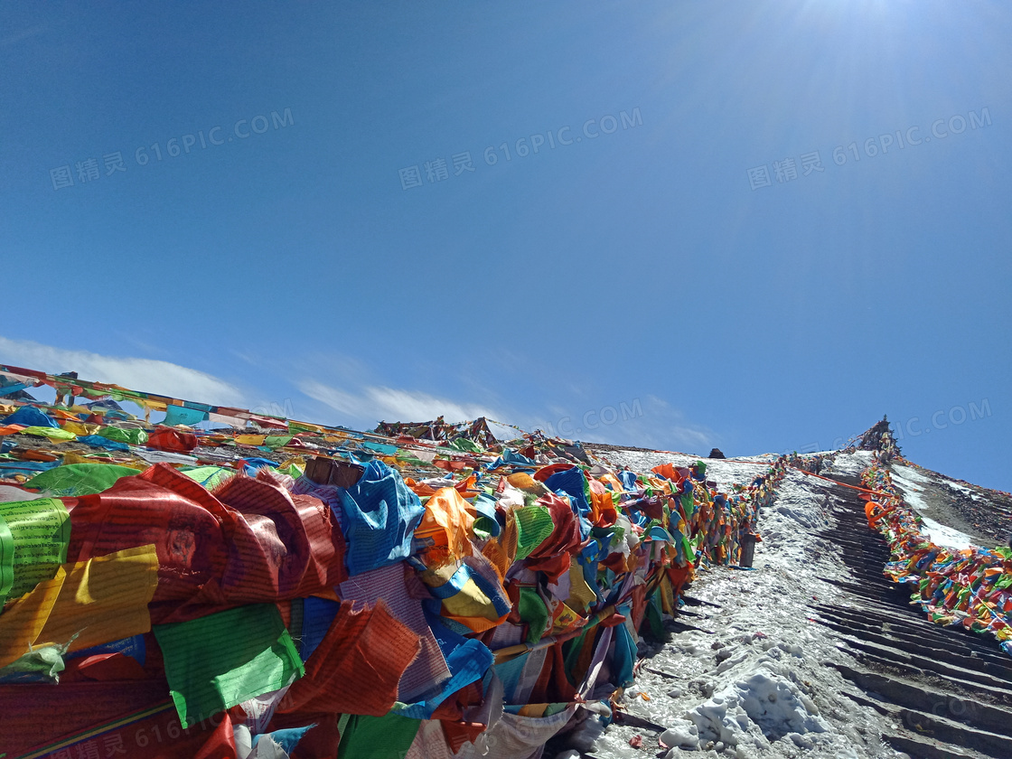 蓝天下的西藏山区美景摄影图片
