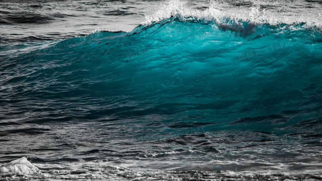 海面上卷起的波浪风景摄影高清图片
