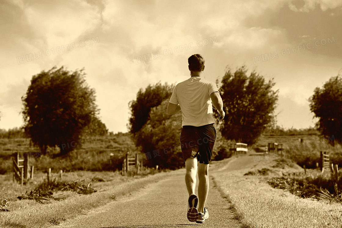 在户外慢跑的运动人物摄影高清图片